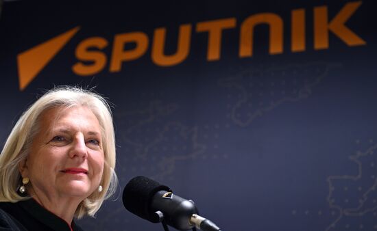 Интервью экс-министра иностранных дел Австрии К. Кнайсль агентству РИА Новости