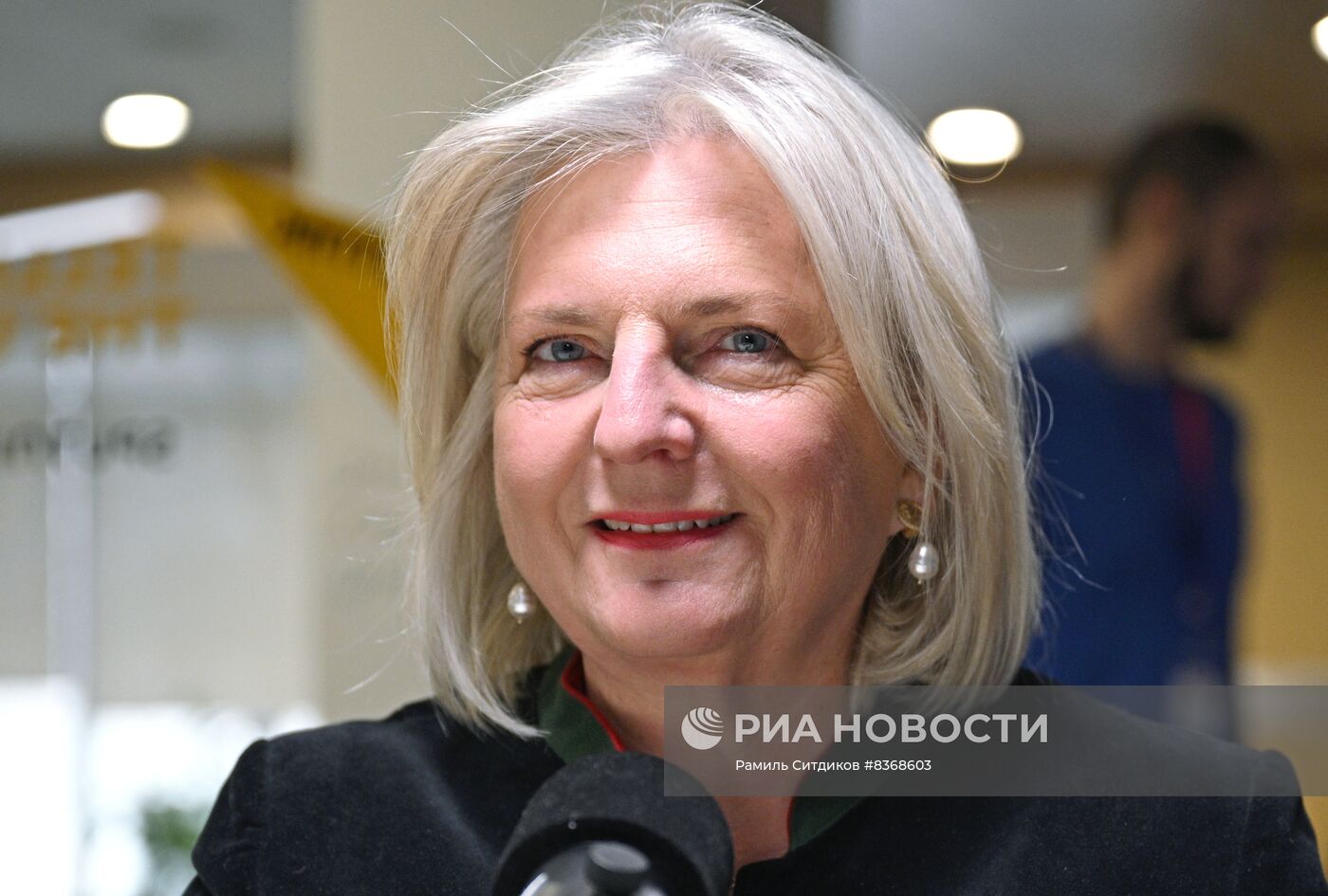 Интервью экс-министра иностранных дел Австрии К. Кнайсль агентству РИА Новости