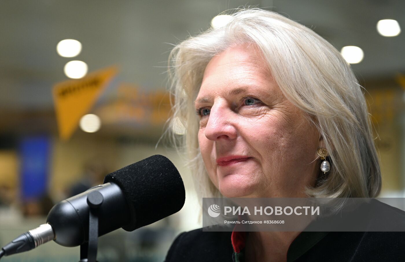 Интервью экс-министра иностранных дел Австрии К. Кнайсль агентству РИА Новости