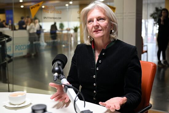 Интервью экс-министра иностранных дел Австрии К. Кнайсль агентству РИА Новости