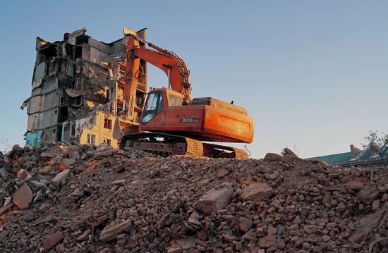 Снос аварийных домов в Мариуполе