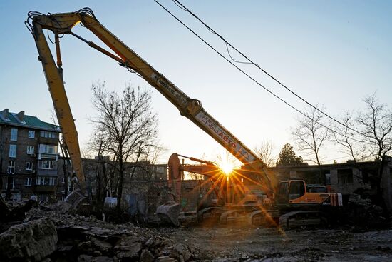 Снос аварийных домов в Мариуполе