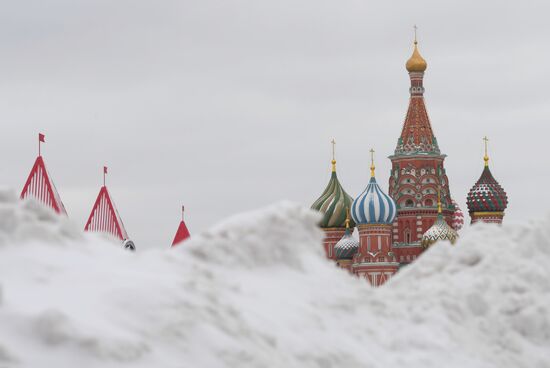 Снег в Москве