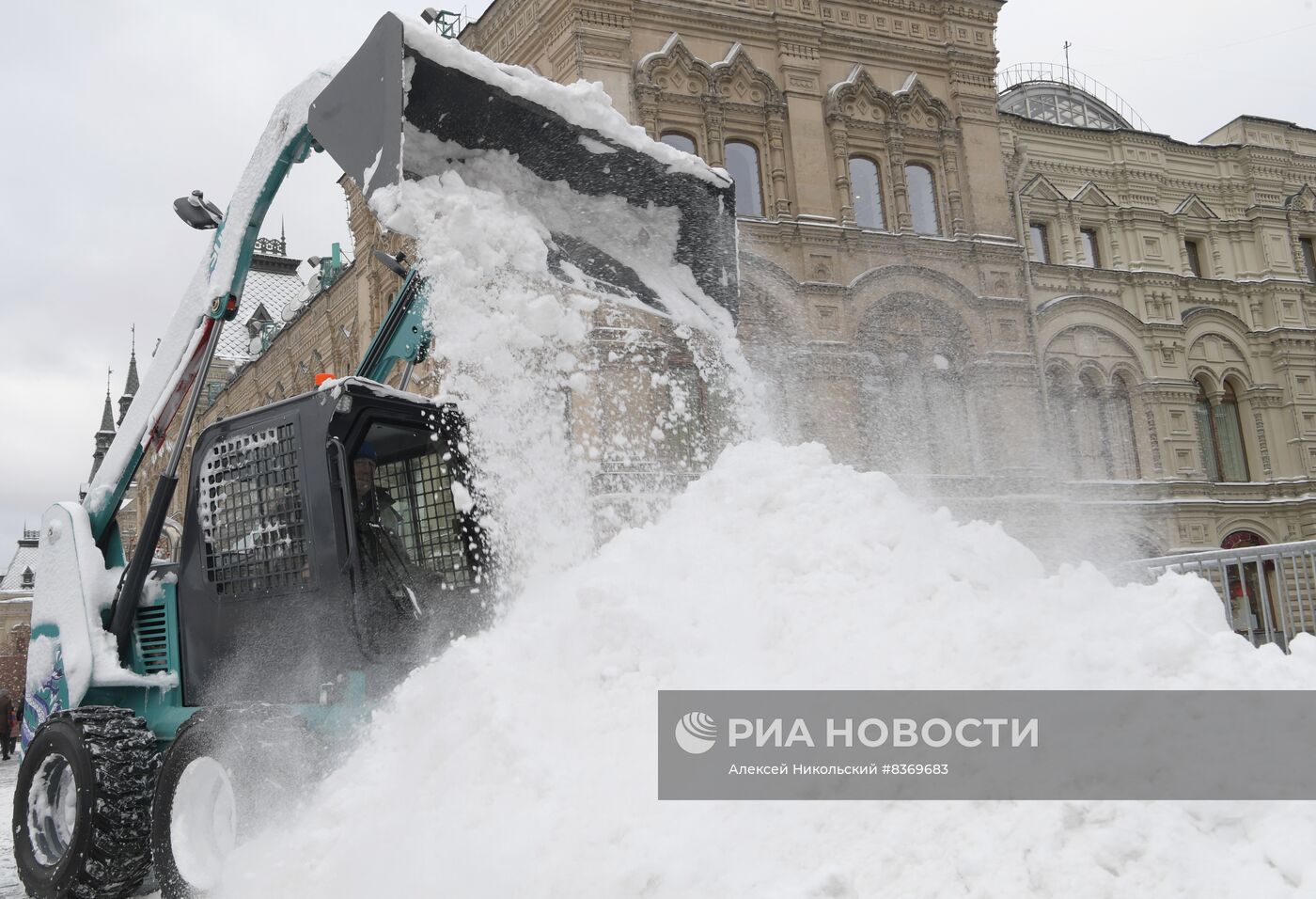 Снег в Москве