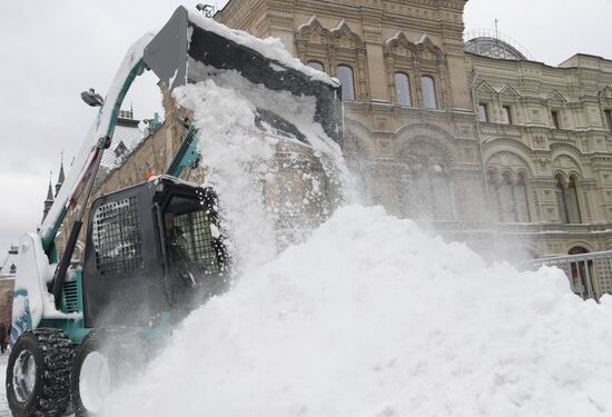 Снег в Москве