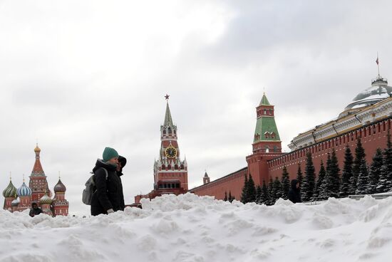 Снег в Москве