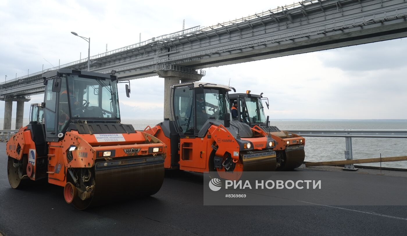 Закончено асфальтирование новых пролетов Крымского моста