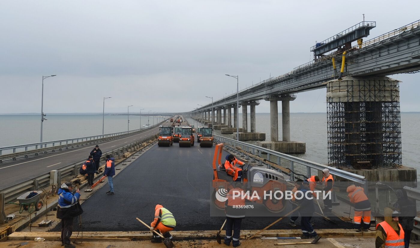 Закончено асфальтирование новых пролетов Крымского моста