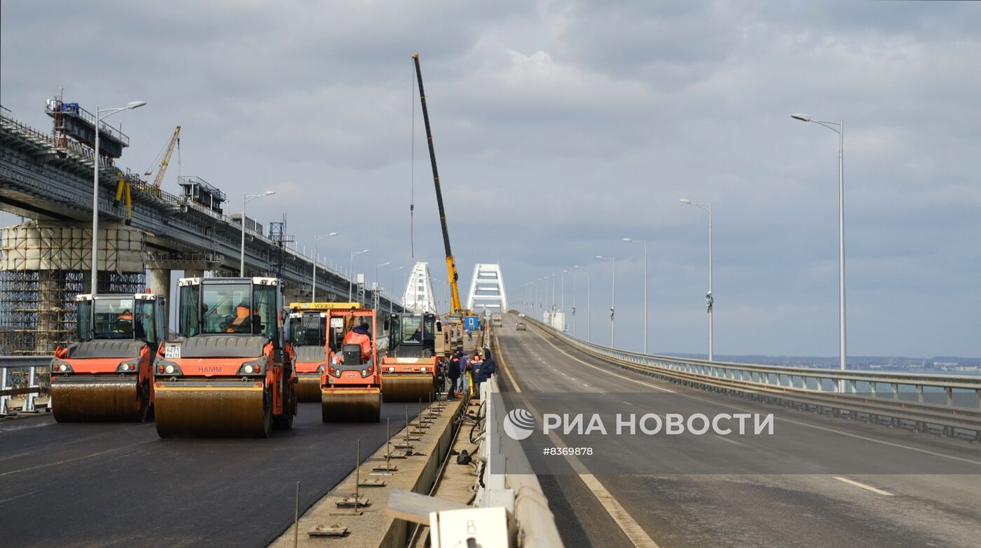 Закончено асфальтирование новых пролетов Крымского моста