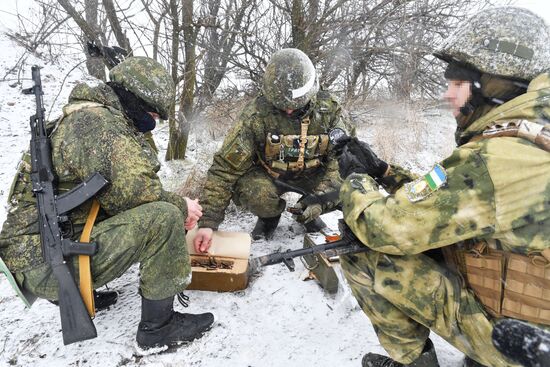 Подготовка мобилизованных военнослужащих РФ на полигоне в Запорожской области