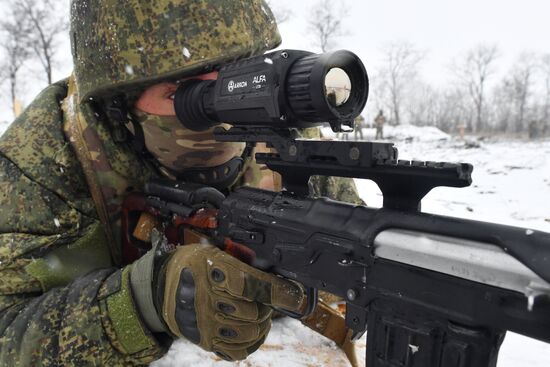 Подготовка мобилизованных военнослужащих РФ на полигоне в Запорожской области