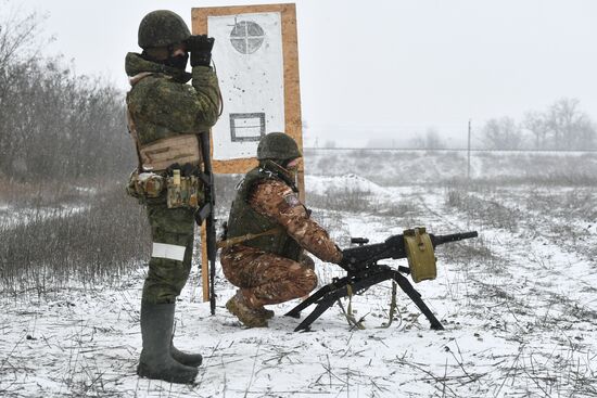 Подготовка мобилизованных военнослужащих РФ на полигоне в Запорожской области