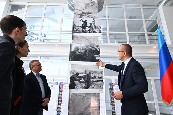 Открытие фотовыставки "Освобождение. Луганск"