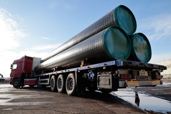 Производство труб для строящегося водовода из Ростовской области в ДНР