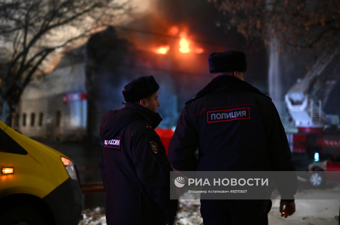 Пожар произошел в автосервисе на северо-востоке Москвы