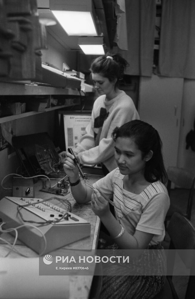 Студенты из Камбоджи, обучающиеся в Харьковском политехническом институте