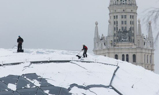 Снег в Москве