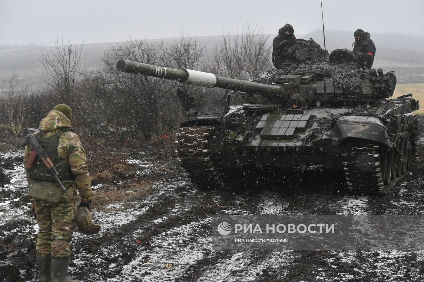 Работа танков Т-72Б в южном секторе СВО