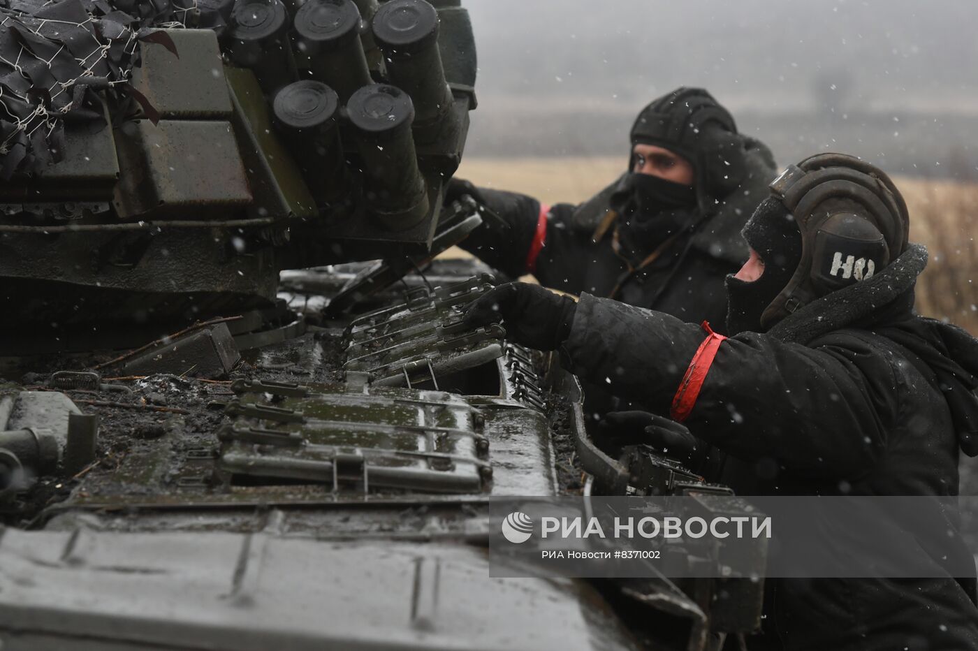 Работа танков Т-72Б в южном секторе СВО