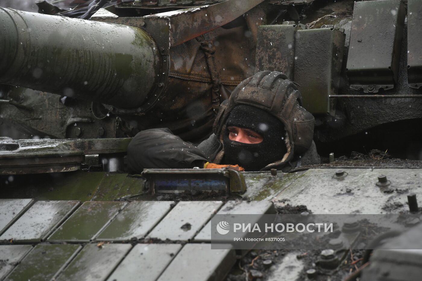 Работа танков Т-72Б в южном секторе СВО