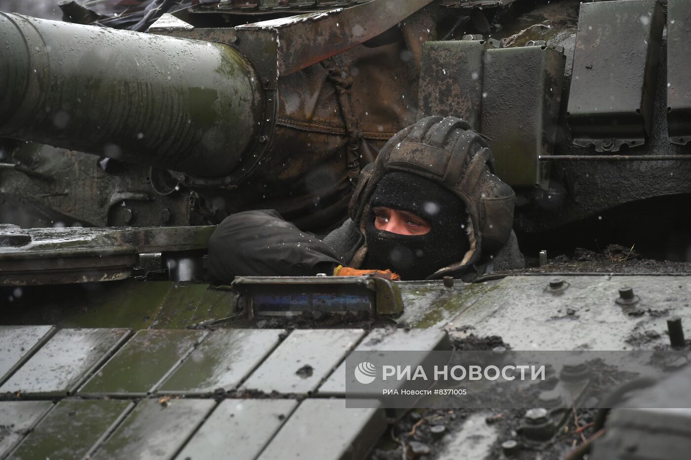 Работа танков Т-72Б в южном секторе СВО