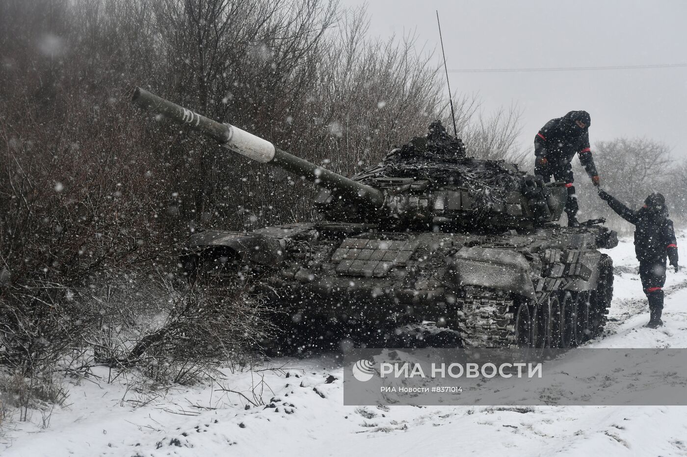 Работа танков Т-72Б в южном секторе СВО