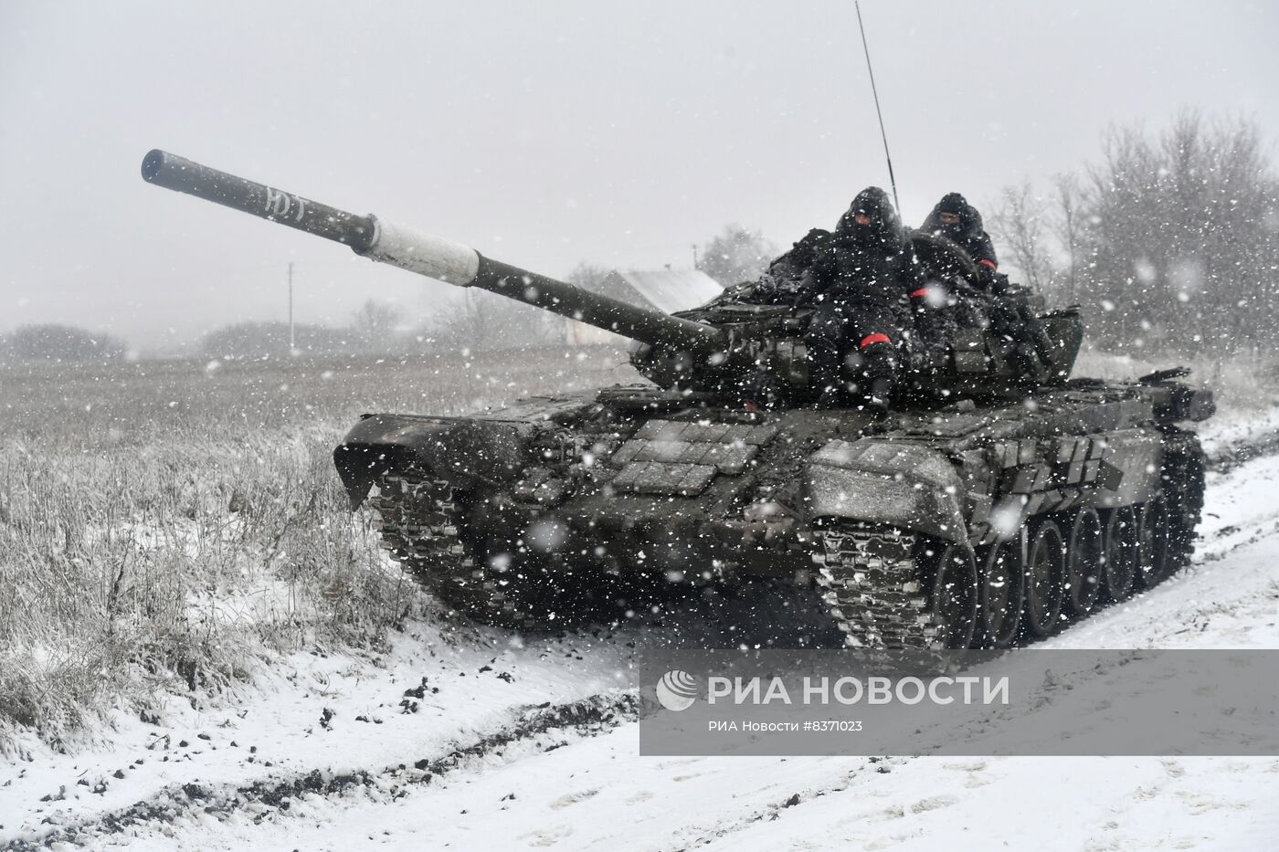 Работа танков Т-72Б в южном секторе СВО