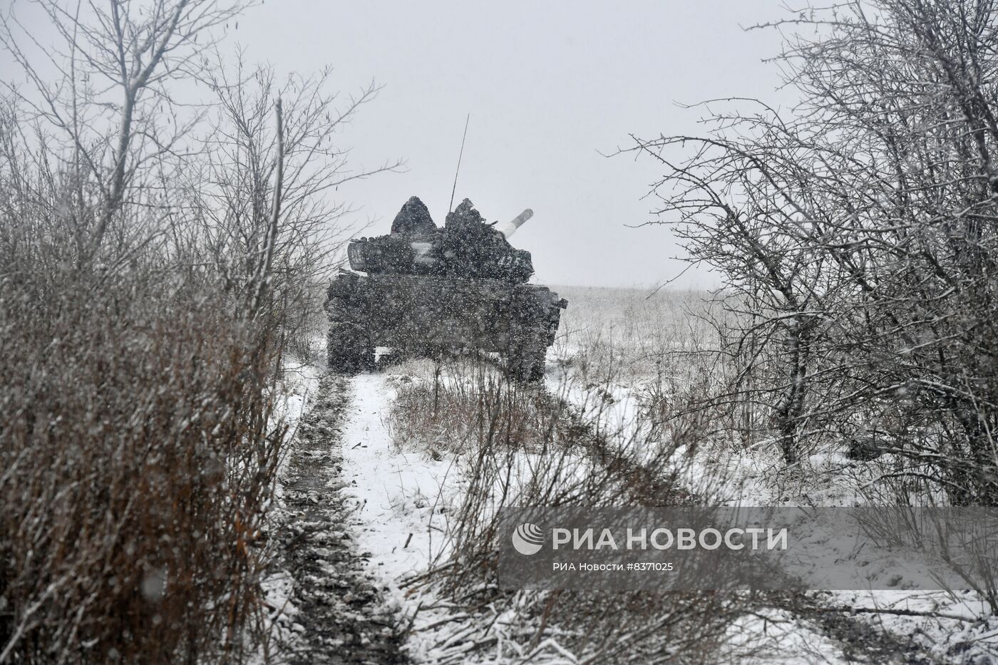 Работа танков Т-72Б в южном секторе СВО