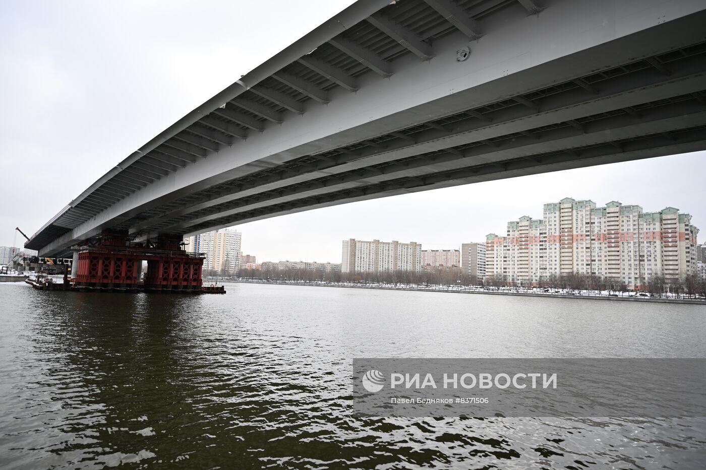 Мэр Москвы С. Собянин осмотрел ход строительства станции "ЗИЛ" и моста через затон Новинки