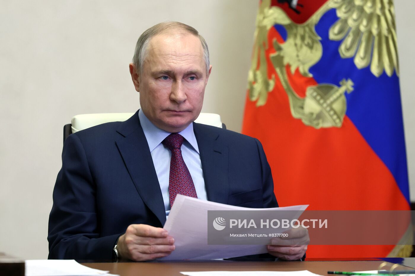 Президент РФ В. Путин провел очередное совещание с членами правительства РФ