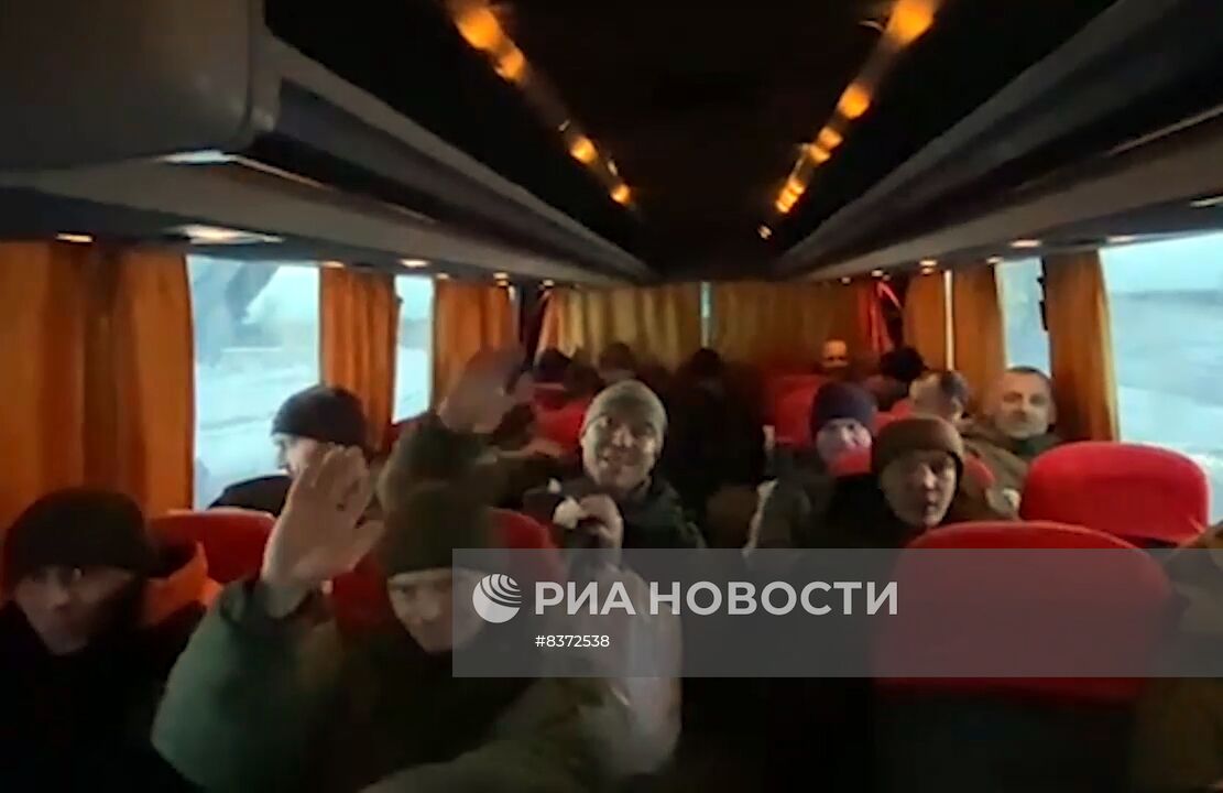Более ста российских военных освобождены из плена