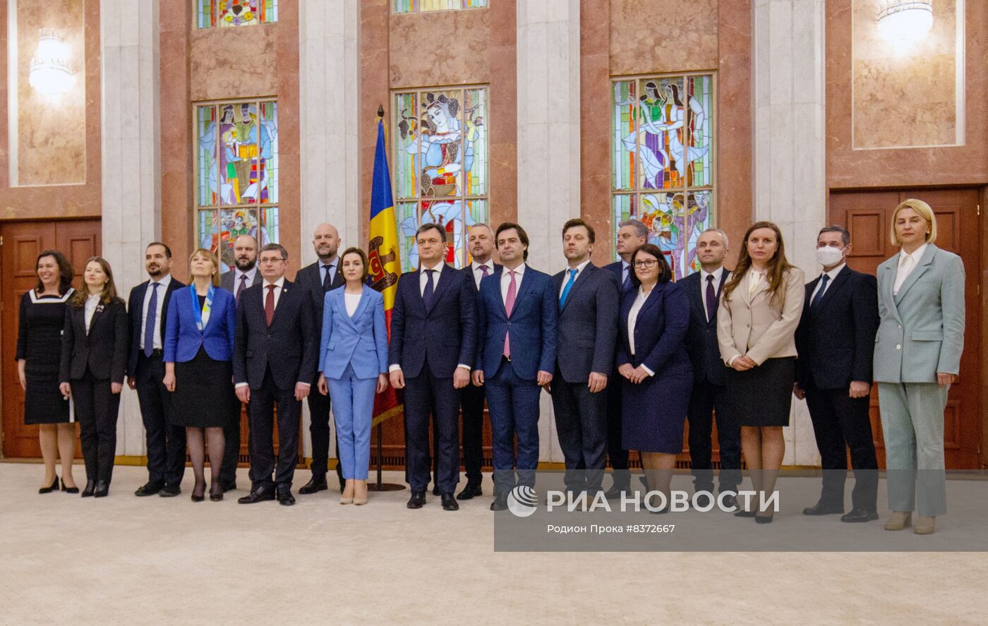 Церемония принятия присяги нового правительства под руководством Д. Речана в Молдавии