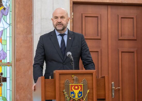 Церемония принятия присяги нового правительства под руководством Д. Речана в Молдавии