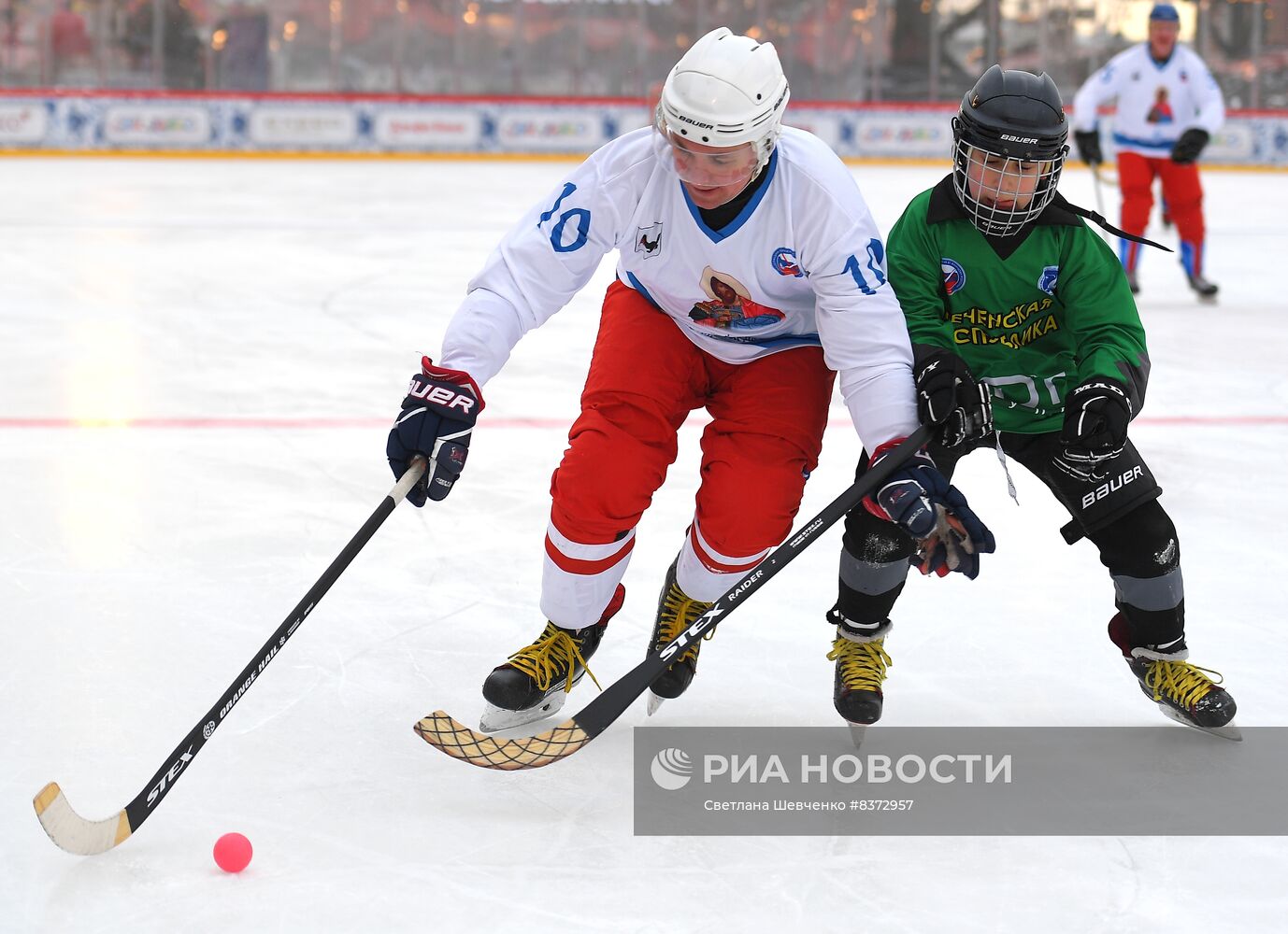 Турнир по русскому хоккею на Красной площади 