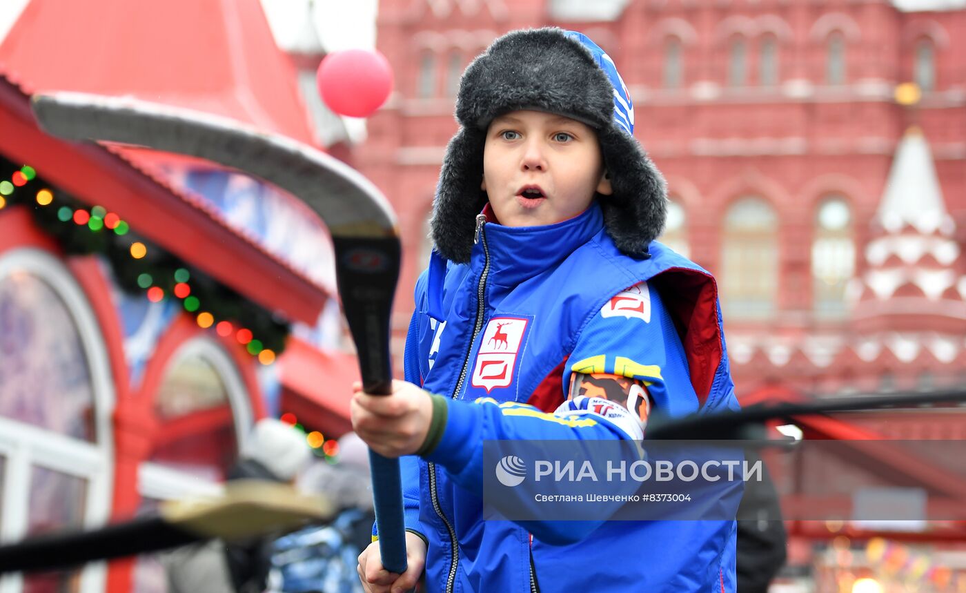 Турнир по русскому хоккею на Красной площади 