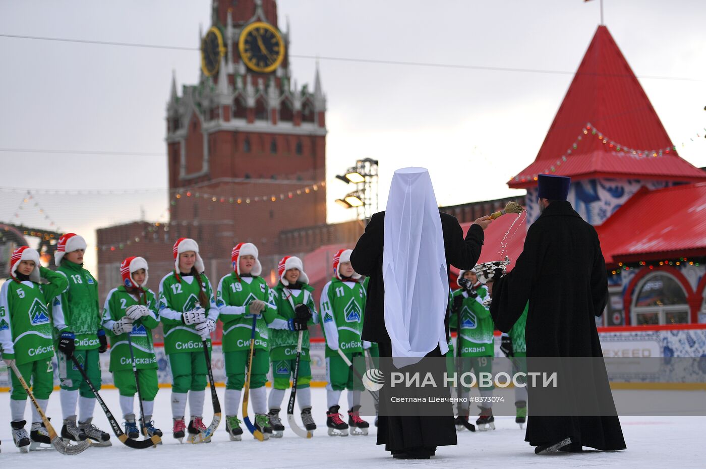 Турнир по русскому хоккею на Красной площади 