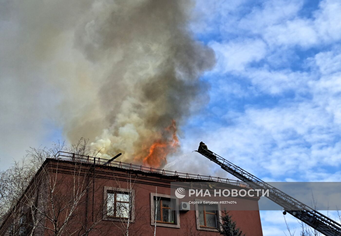 Украинские военные обстреляли центральные районы Донецка