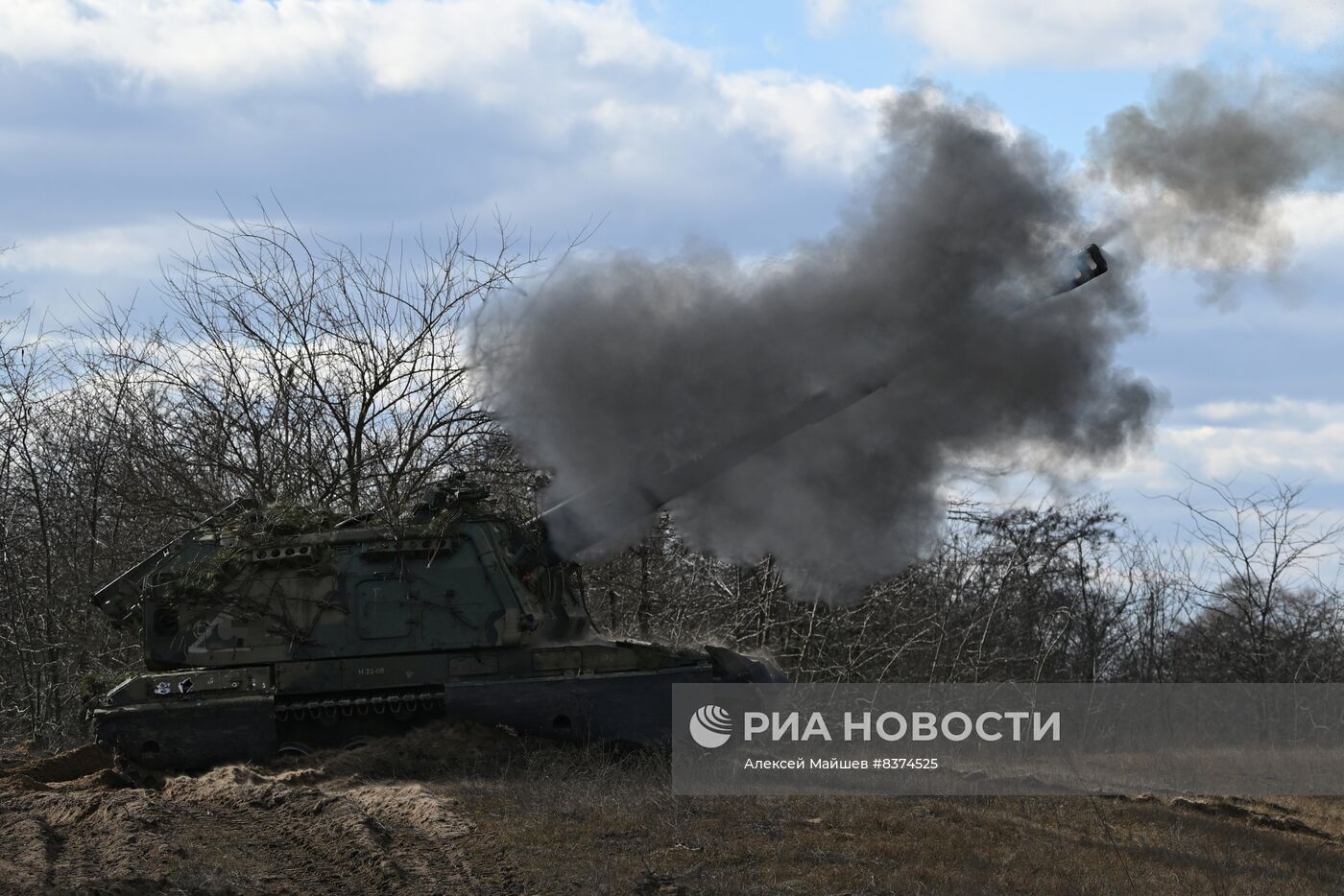 Работа артиллерийских расчетов в зоне СВО