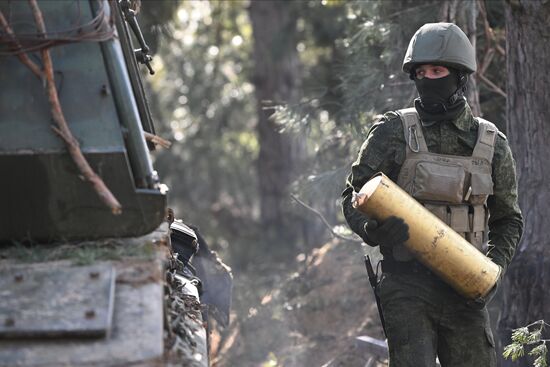 Работа артиллерийских расчетов в зоне СВО