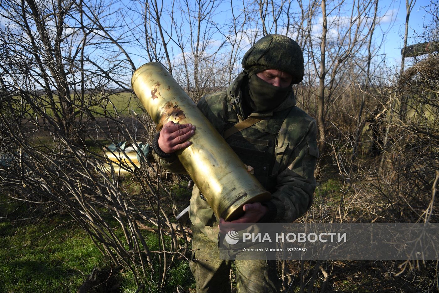 Работа артиллерийских расчетов в зоне СВО