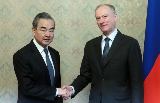 Встреча секретаря Совбеза России Н. Патрушева с членом Политбюро ЦК КПК Ван И