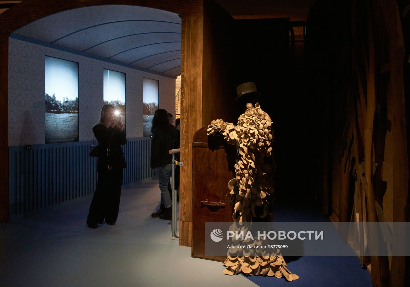 Показ выставки "Первая позиция. Русский балет" в Петербурге