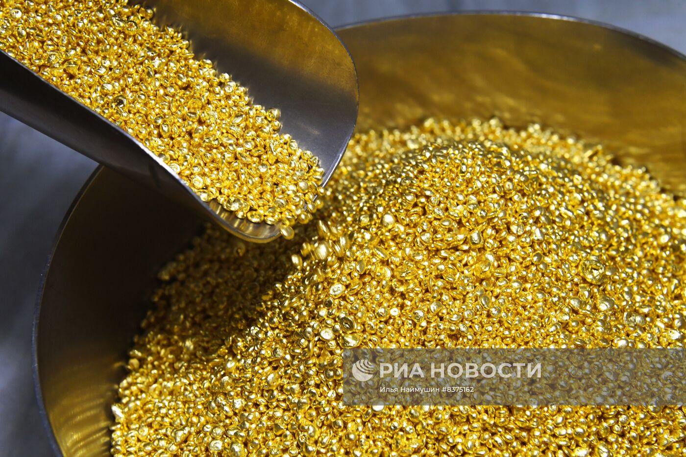 Драгоценные металлы, произведенные на предприятии "Красцветмет"