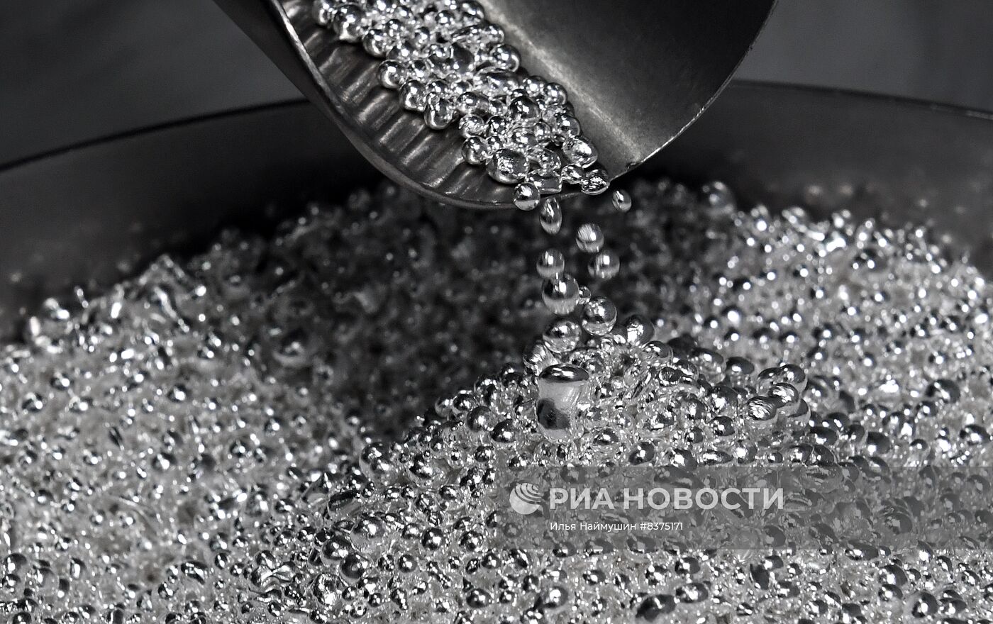 Драгоценные металлы, произведенные на предприятии "Красцветмет"