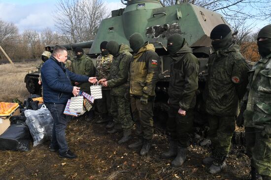 Передача подарков к 23 февраля военным в южном секторе СВО