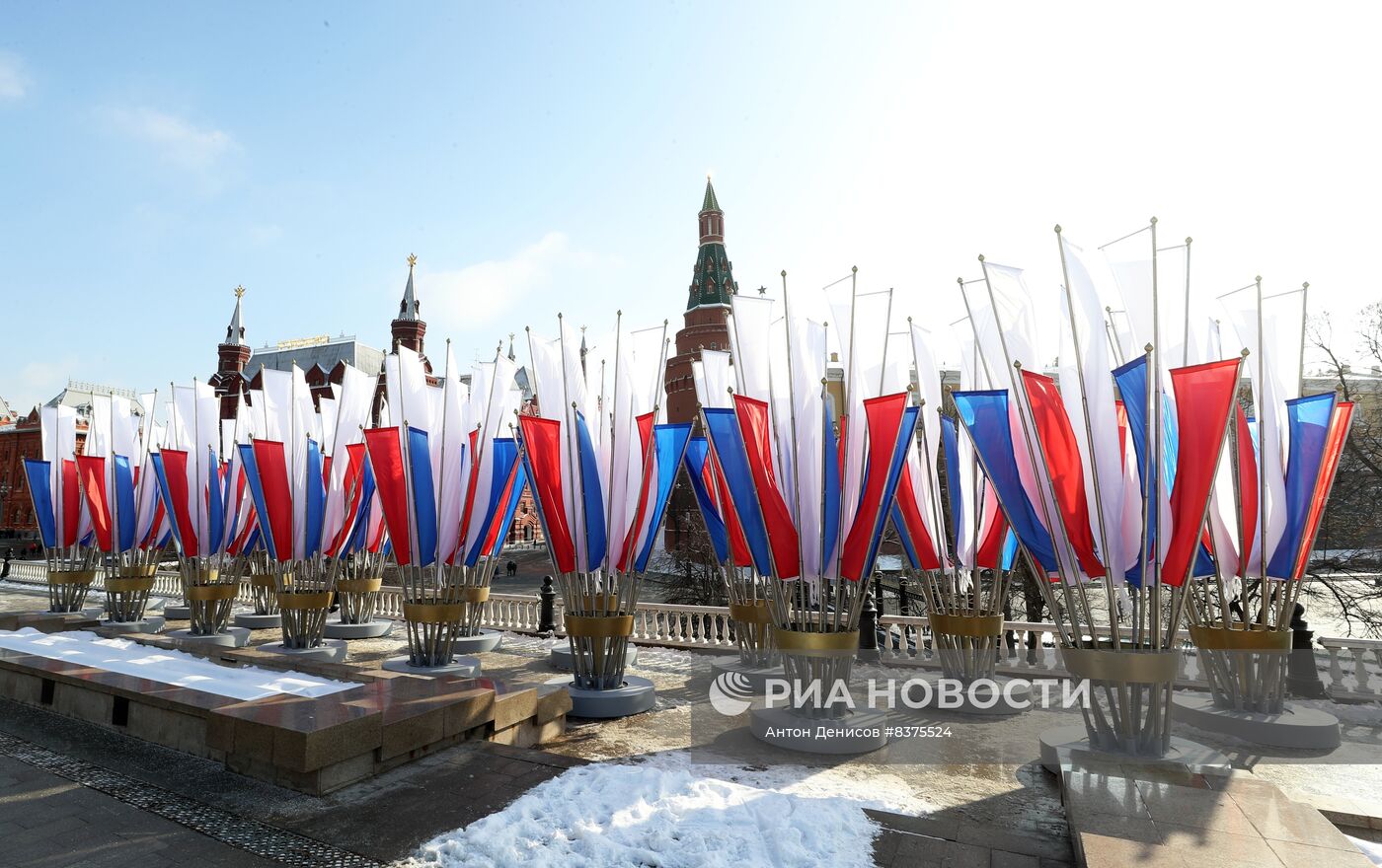 Украшение Москвы ко Дню защитника Отечества