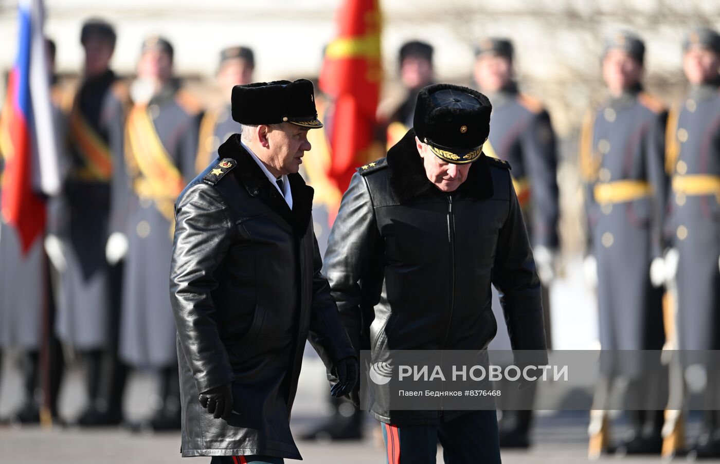 Президент РФ В. Путин возложил венок к Могиле Неизвестного Солдата