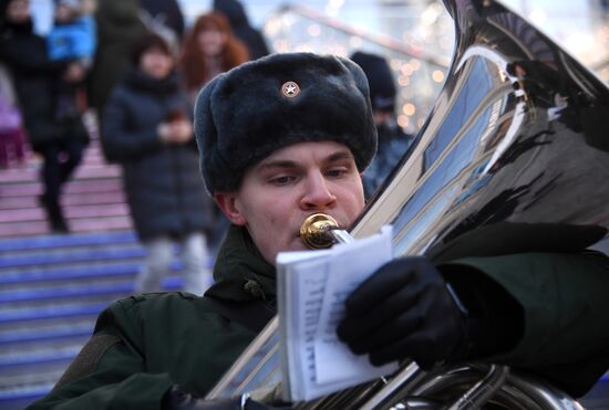 Празднование Дня защитника Отечества в Москве 