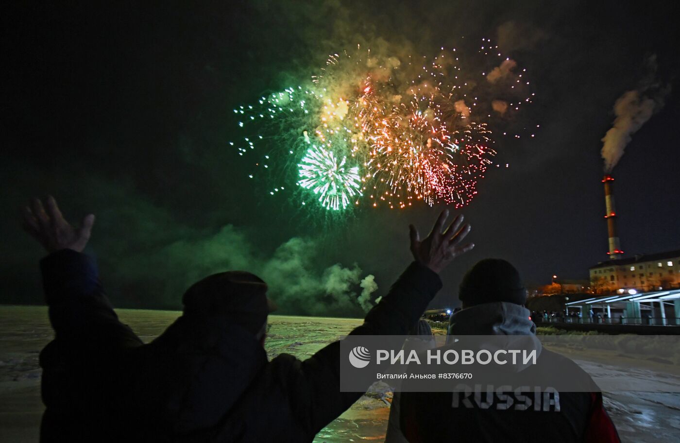 Праздничный салют в честь Дня защитника Отечества