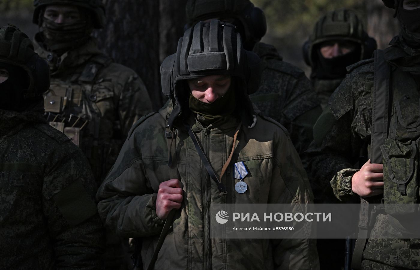 Вручение госнаград танкистам в зоне СВО